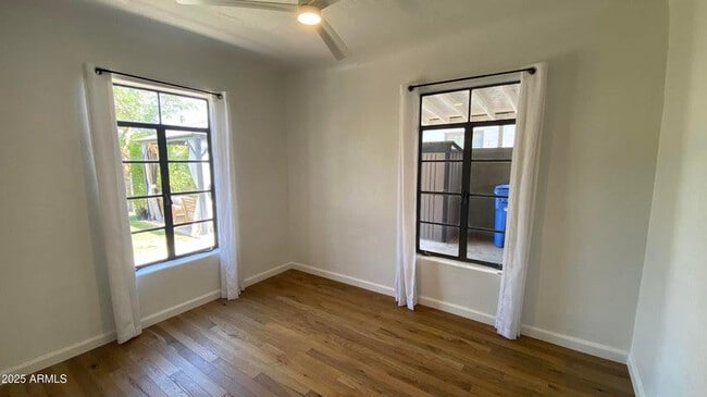 Building Photo - 1136 E Almeria Rd