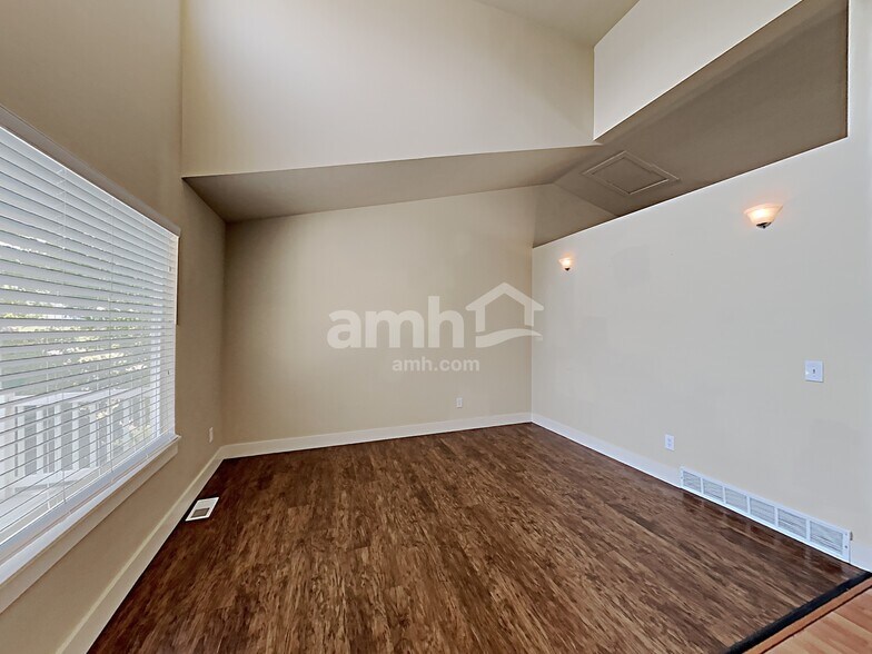 Building Photo - 282 W Bricker Rd