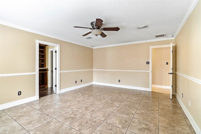 Building Photo - 7811 Fall Glen Dr