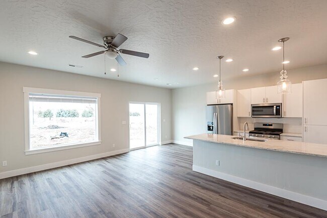 Building Photo - 305 Johnson Rd