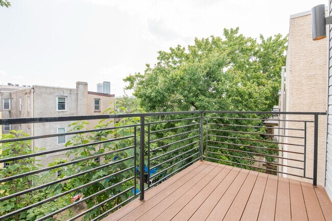 Building Photo - 1825 N Bouvier St