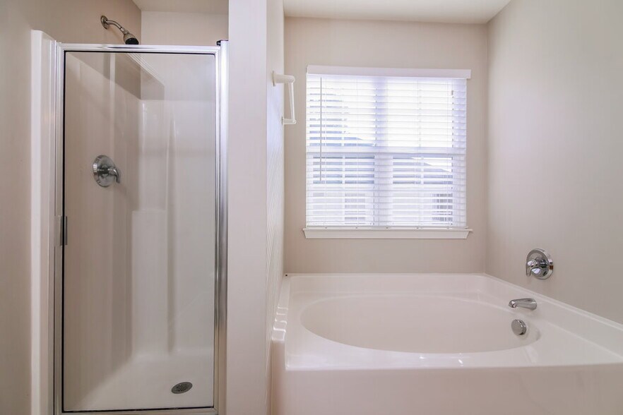Building Photo - 1008 Martin Bench Ct