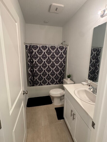 Building Photo - 13124 Annie’s Walk Dr