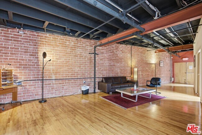Building Photo - 5401 Alvern Cir