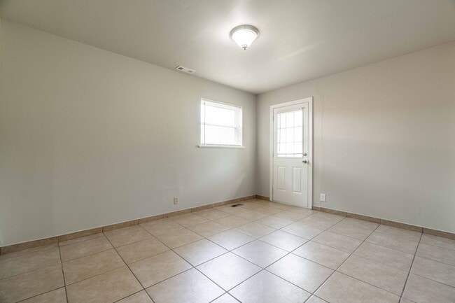 Building Photo - Minutes from Downtown Emma!!! Cozy 2 bedro...