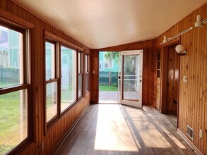 Building Photo - Huntington 01