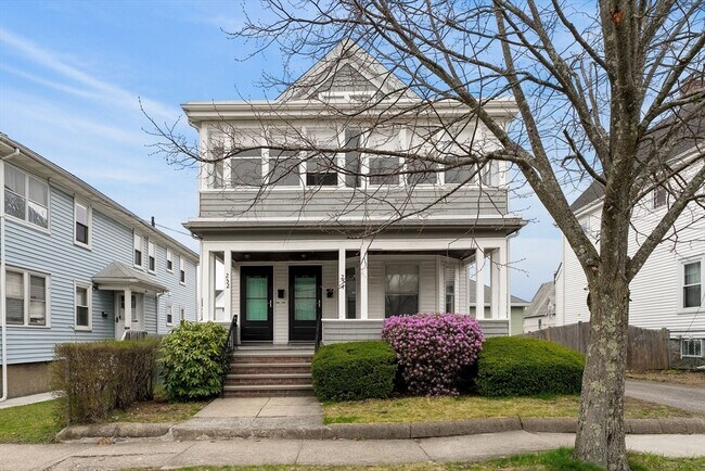 Building Photo - 252 Safford St