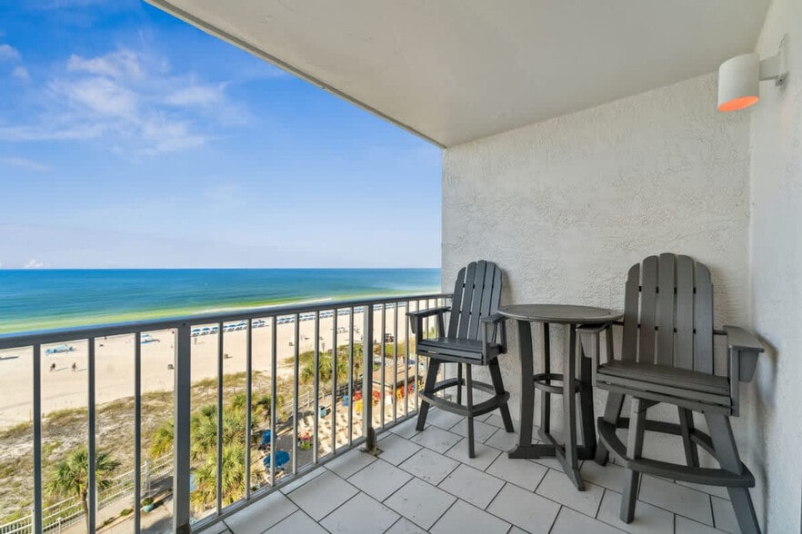 Building Photo - 8743 Thomas Dr