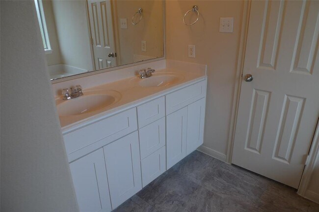 Building Photo - 1127 Desert Oasis Ln