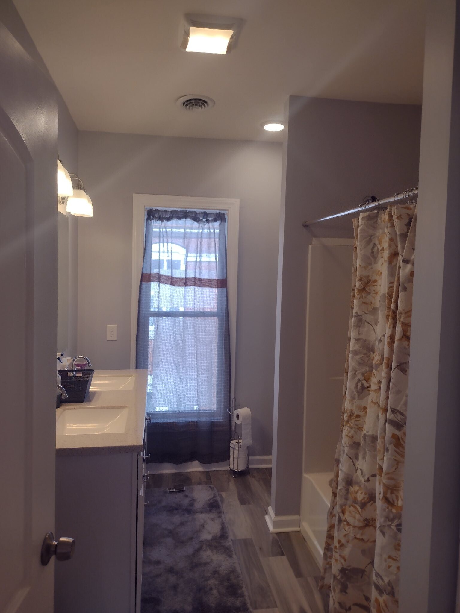 Building Photo - 49 S Main St