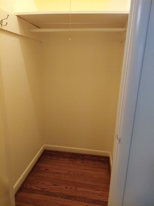 Building Photo - 2821 Eastgrove Ln