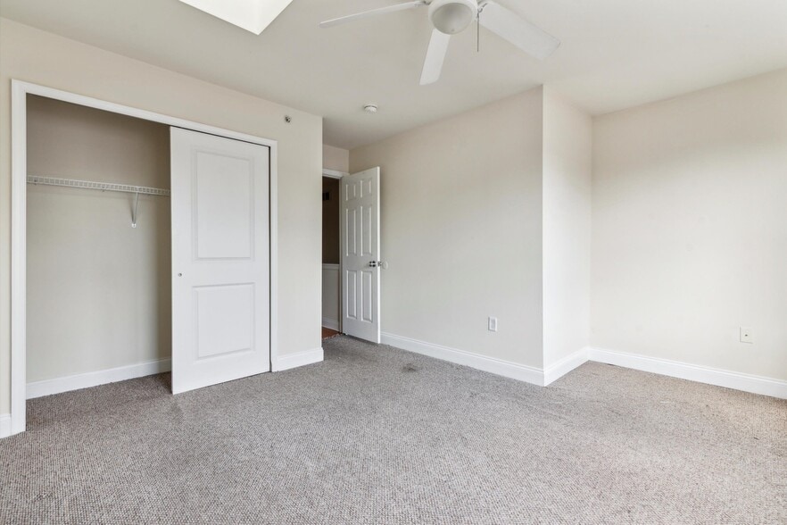 Building Photo - 1705 Arlington St