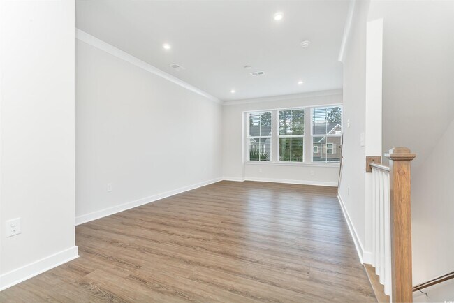 Building Photo - 303 Golan Cir