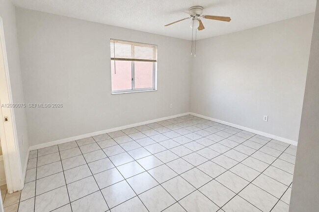 Building Photo - 5800 W 18th Ln