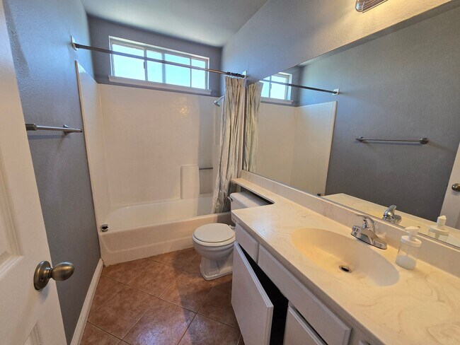 Building Photo - 39418 Southcliff Way