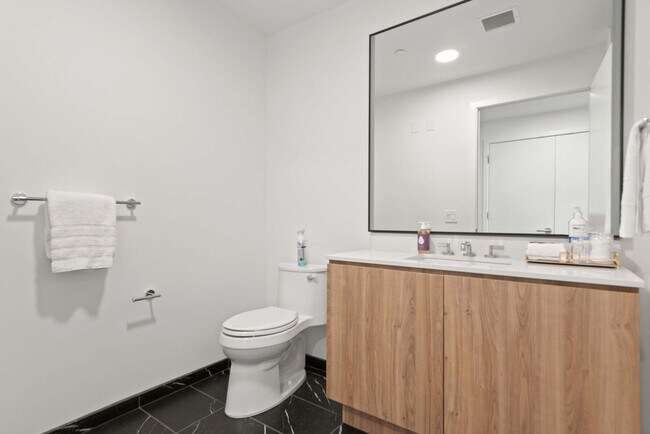 Building Photo - 1000 S Michigan Ave