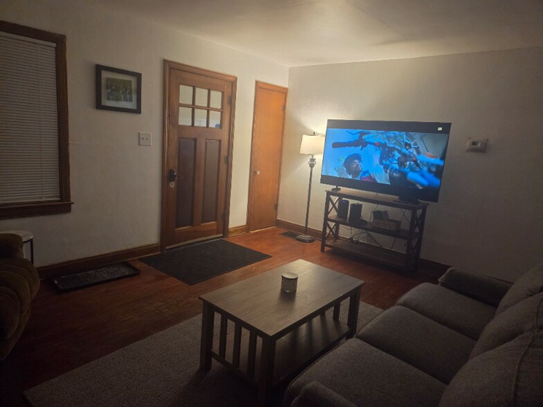 Building Photo - 465 Randolph Ave