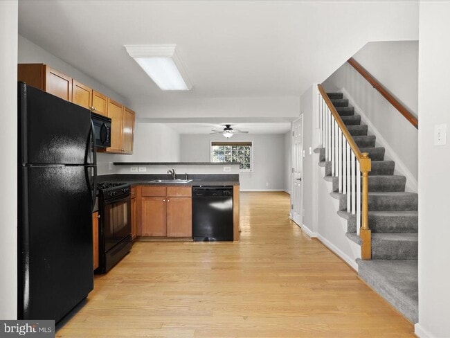Building Photo - 1627 N Van Dorn St