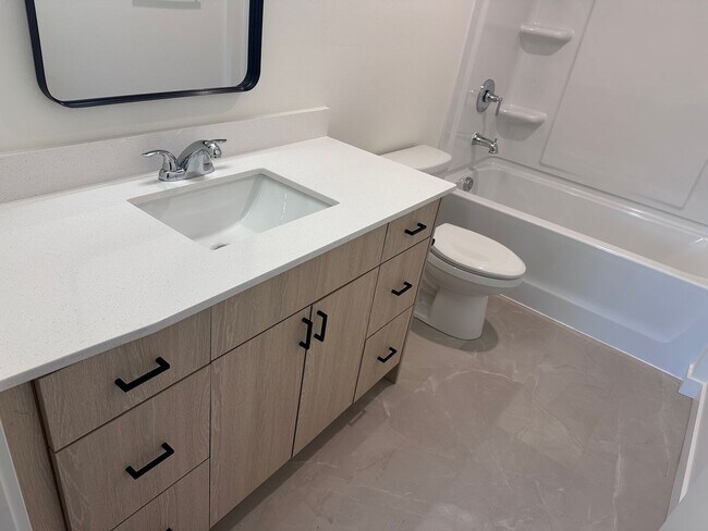 Building Photo - Live Easy Colby Heights, Brand new apartments!