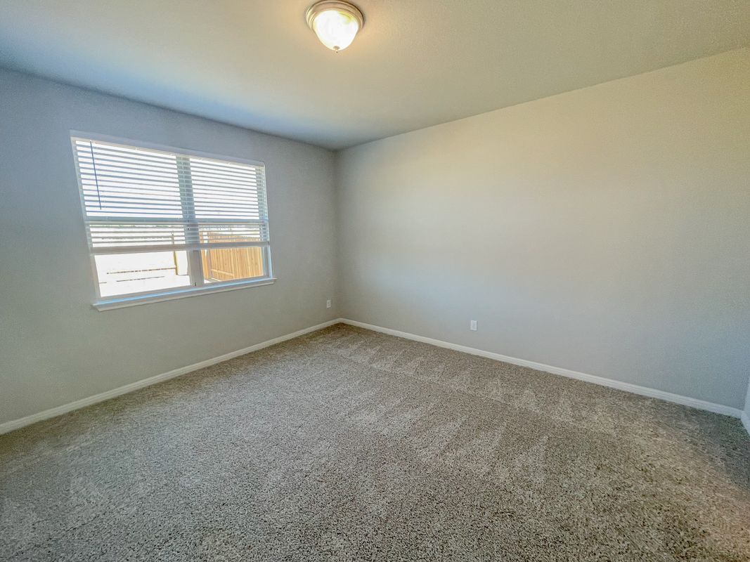 Building Photo - 465 Unforgiven Ln