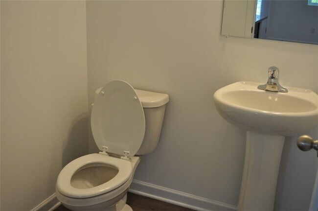 Building Photo - 5745 Thornton Dr
