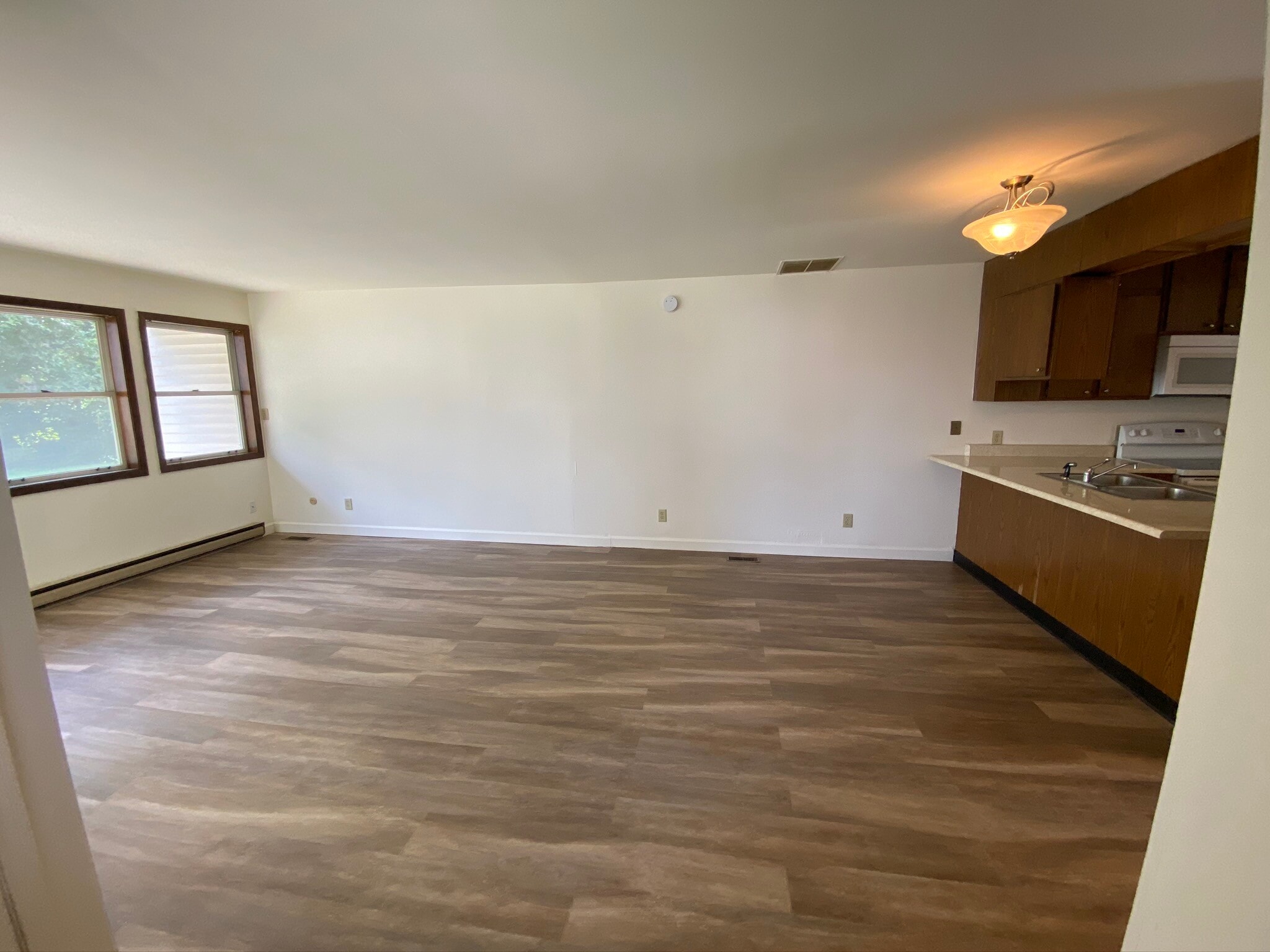 Building Photo - 901 Hartwell Dr