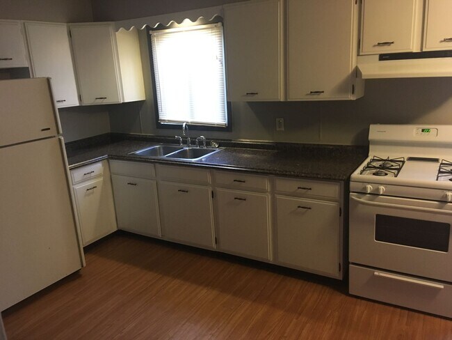 Building Photo - 290-330 N 3rd St