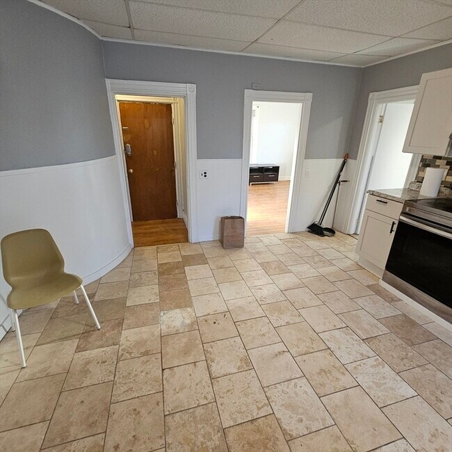 Building Photo - 14 Smythe St