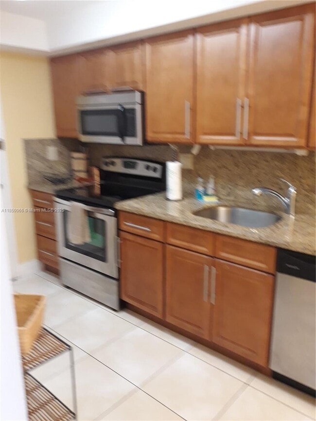 Building Photo - 18031 Biscayne Blvd