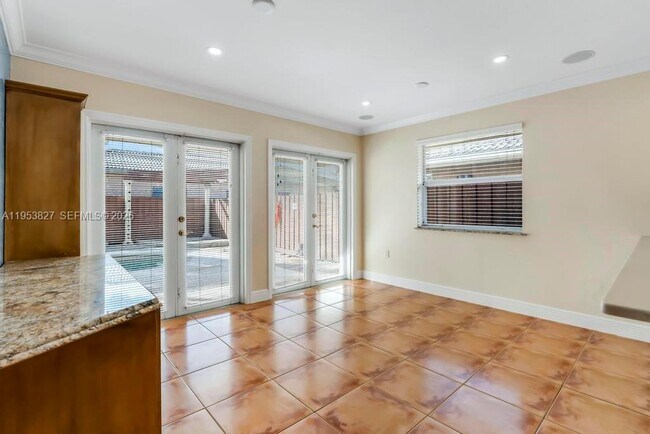 Building Photo - 4370 SW 82nd Ave