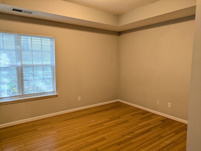 Building Photo - Move in Ready Ranch in Tall Oaks