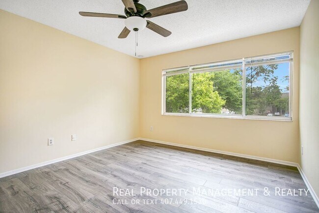 Building Photo - 2 BR / 2.5 BA Townhome in Cypress Creek Go...