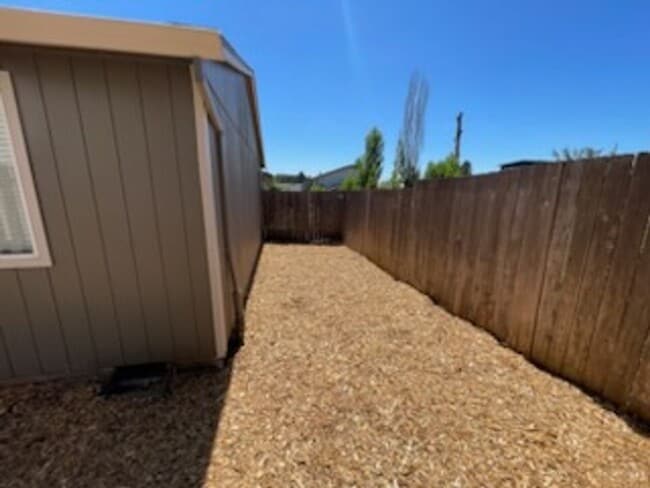 Building Photo - Newly Remodeled 3 Bedroom 1 Bathroom Ranch...