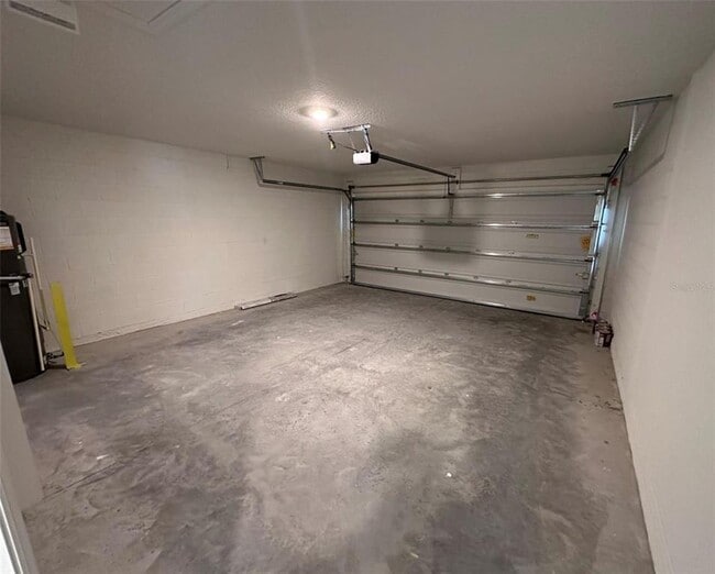 Building Photo - 9081 Oscraft Dr