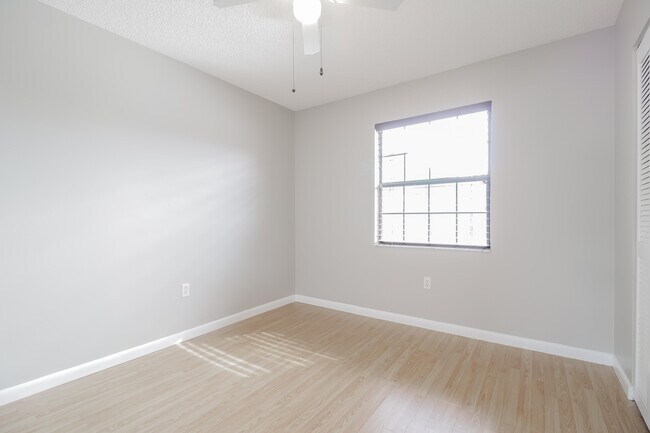 Building Photo - 5045 Mayflower St