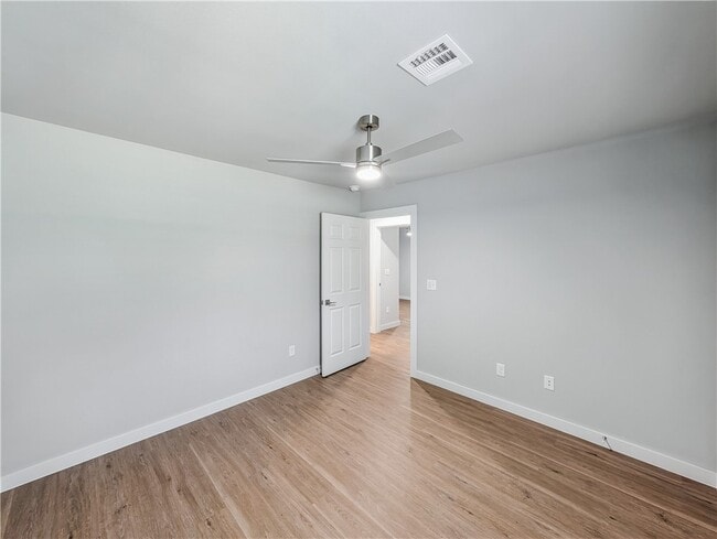 Building Photo - 6507 NW Altus St