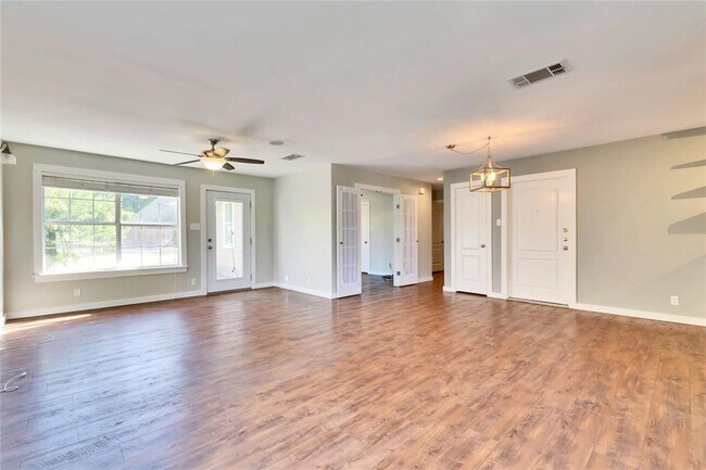 Building Photo - 3317 Dalton St