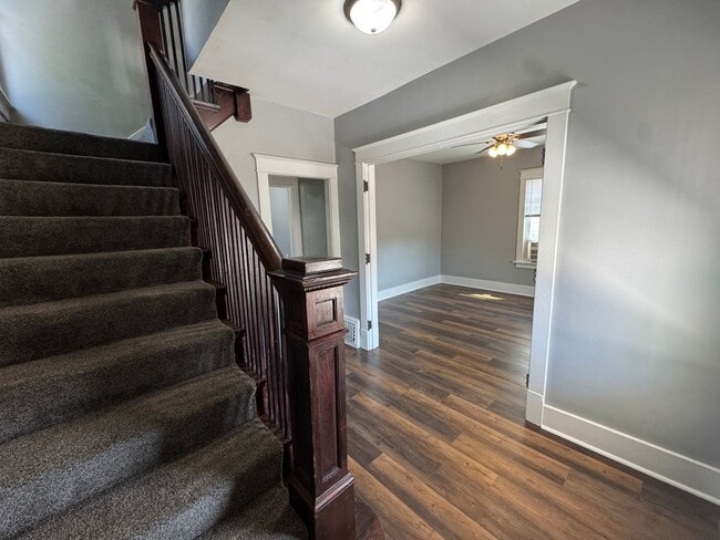 Building Photo - Updated 3 Bedroom Home in Moline