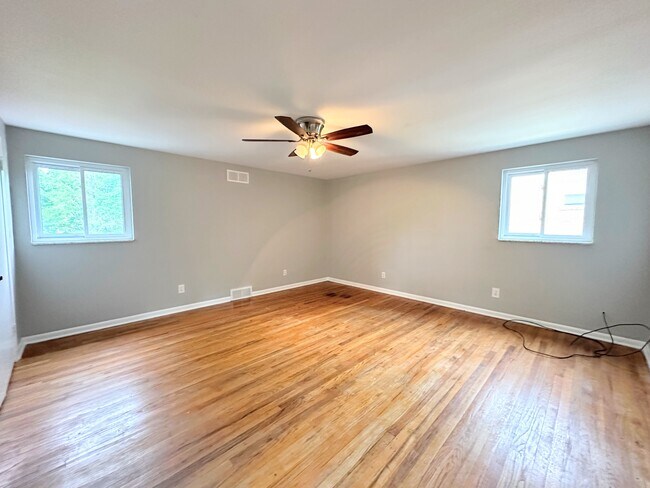 Building Photo - 2652 Santa Barbara Dr