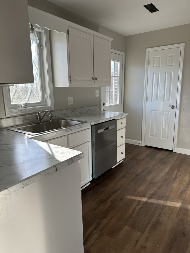 Kitchen - 190 Scarlet Oak Dr.