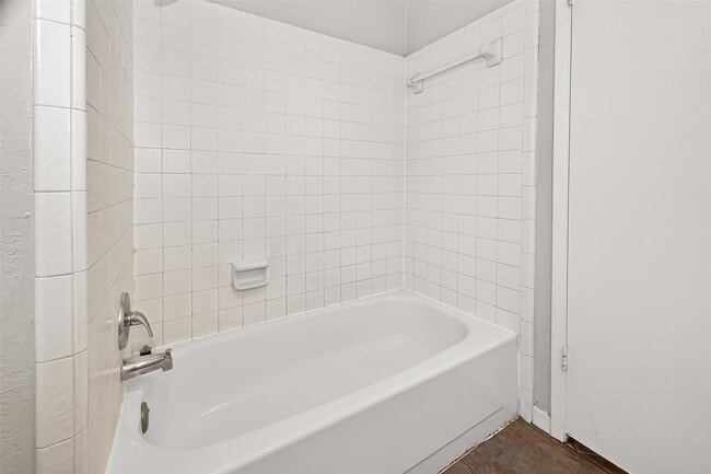 Building Photo - 21318 Park Brook Dr