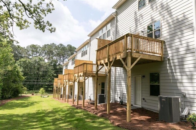 Building Photo - 1555 Brantin Dr