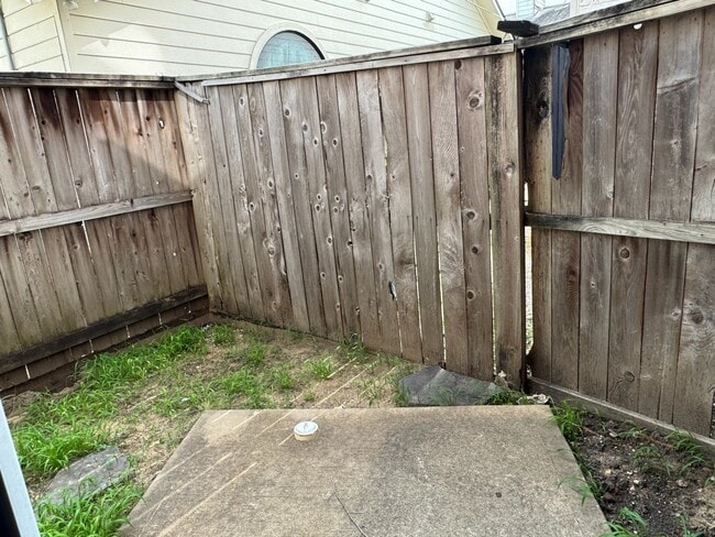 Building Photo - 9716 Linkmeadow Ln