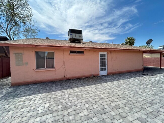 Building Photo - 4014 W Christy Dr
