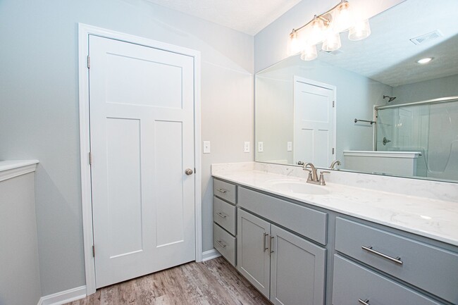 Building Photo - 412 Eagle Pointe Dr