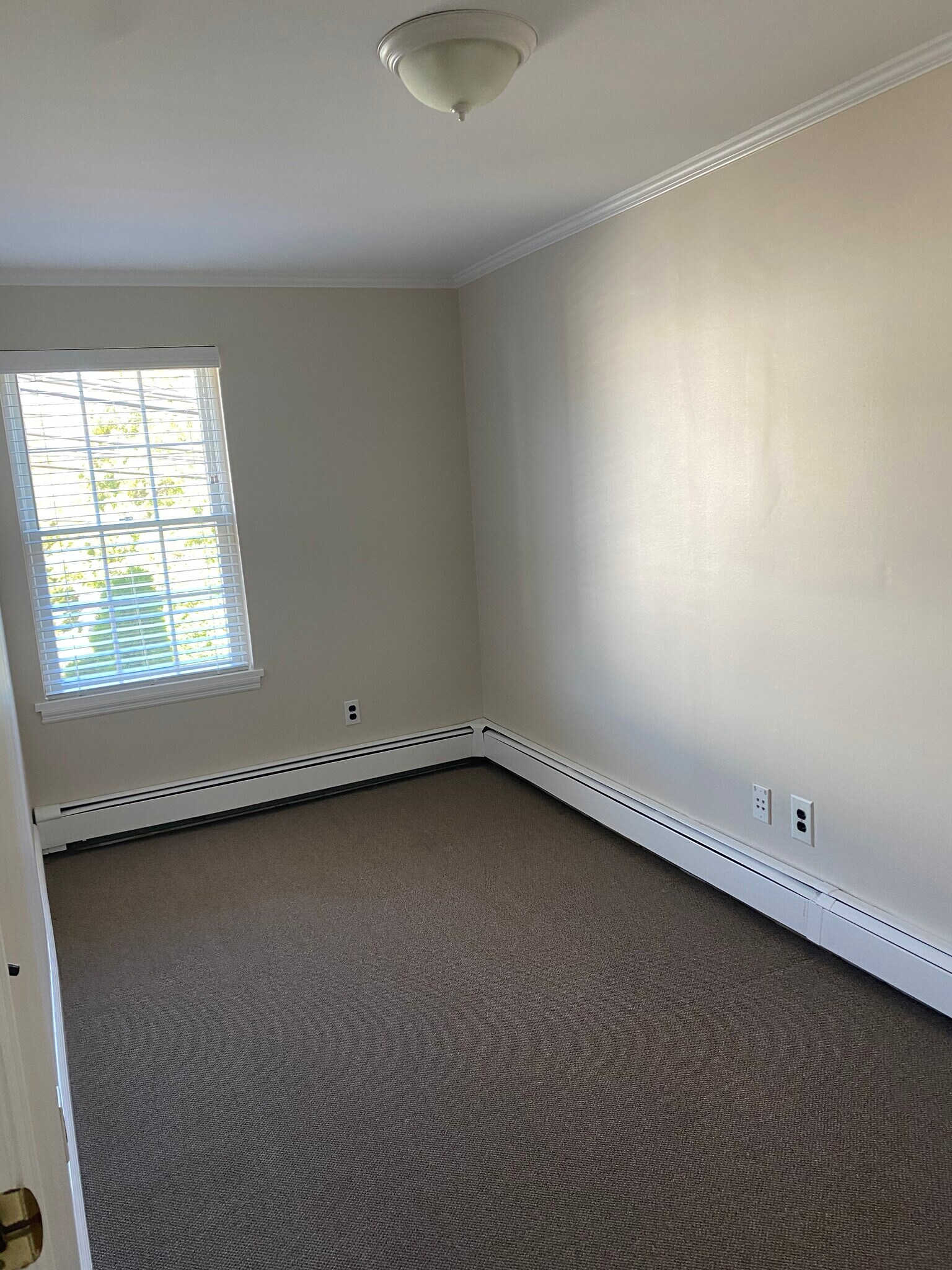 Building Photo - 6 Birch Hill Rd