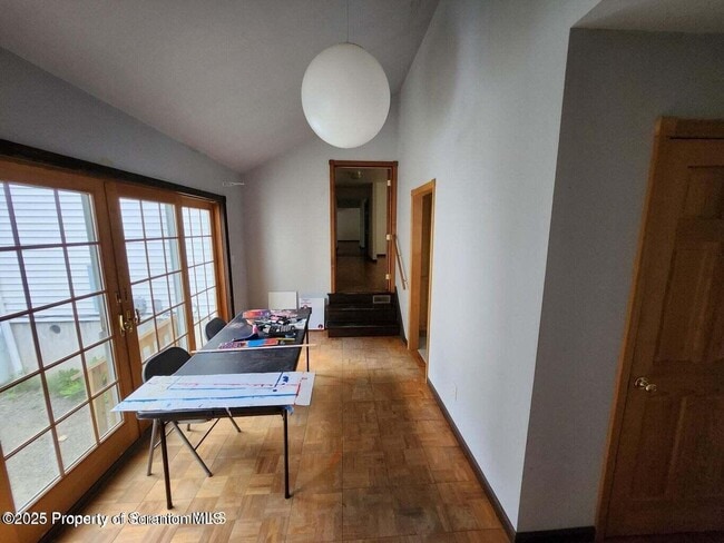 Building Photo - 29 Hirshorn Dr