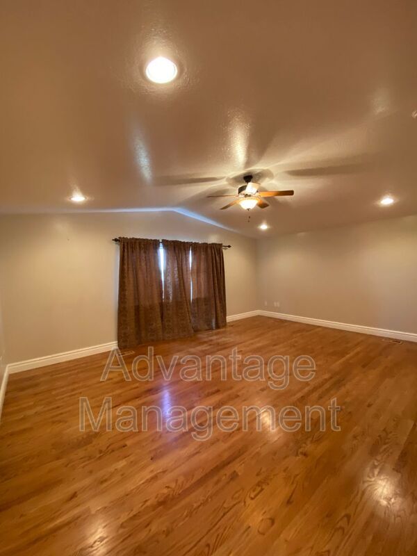 Building Photo - 1235 S 1950 W