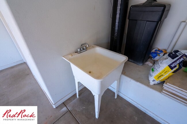 Building Photo - 3 Bedroom Home In Eagle Rock At Snow Canyon With Community Pools