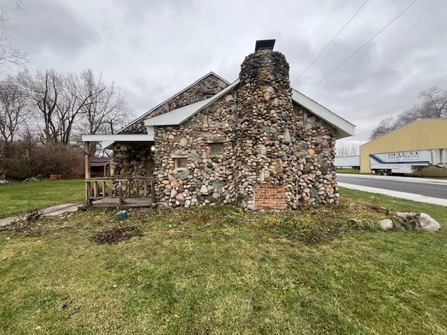 Building Photo - 1301 E 6th St